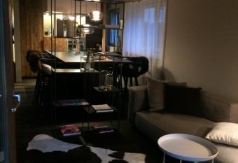 Le Bijou has Balcony rooms