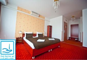 Canada Hotel Budapest allows 18 year olds to book a room