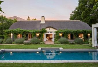 La Cl   Lodge allows 18 year olds to book a room