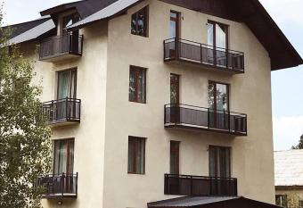 Villa Bakuriani has Balcony rooms