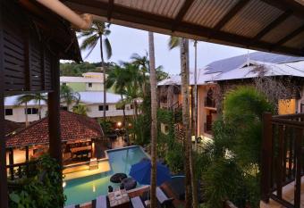 Balinese Style Studio has Balcony rooms