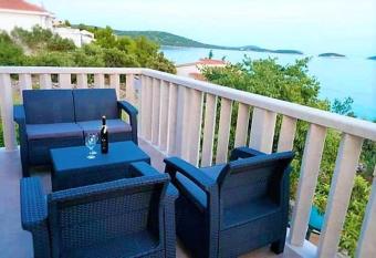 3 bedrooms house with sea view enclosed garden and wifi at Sevid has Balcony rooms
