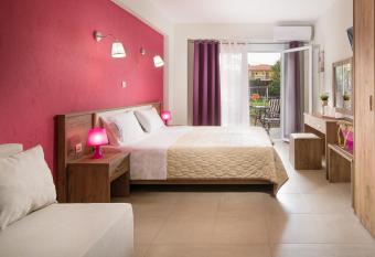 Anneta s House has Balcony rooms