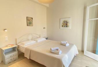 Nikos Cassiopeia has Balcony rooms