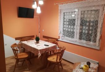 House Natali has Smoking rooms