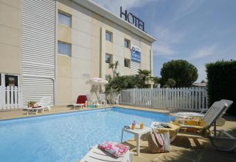 The Originals City, H  tel La Belle   tape, Brignoles (Inter-Hotel) allows 18 year olds to book a room