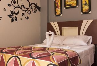 Hostal Las Fresas Lima Airport allows 18 year olds to book a room