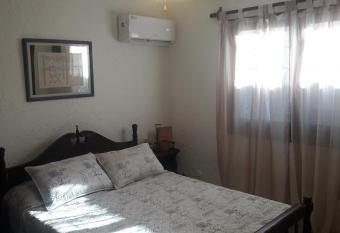 Su  te allows 18 year olds to book a room