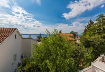 Apartman Ranko has Balcony rooms