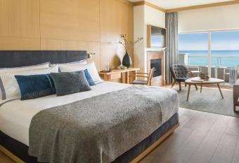 Malibu Beach Inn has Balcony rooms