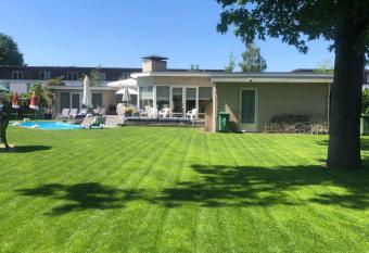 B&B Maison Saint Tropez Eindhoven has Balcony rooms