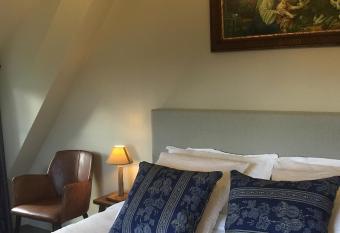 de Gasterie allows 18 year olds to book a room