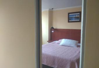 Hostal VIYAJE allows 18 year olds to book a room