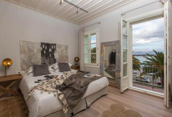 Amymone Suites allows 18 year olds to book a room