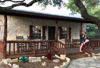 Glory Hills Ranch has Balcony rooms