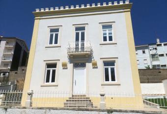 CoimbraAmeias has Balcony rooms