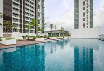 Evo Soho Bangi With WiFi and Netflix allows 18 year olds to book a room