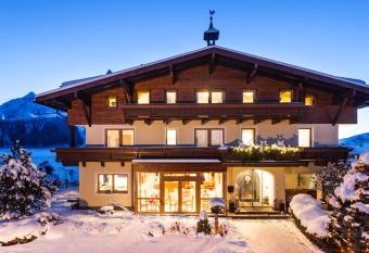 Pension St. Georg has Balcony rooms