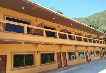 Hill Top Home has Balcony rooms