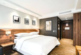 Sheraton Novi Sad allows 18 year olds to book a room