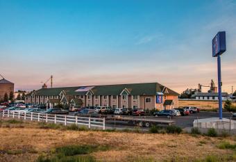 Motel 6 Idaho Falls Snake River allows 18 year olds to book a room
