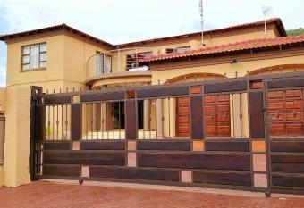 Asda guesthouse has Balcony rooms