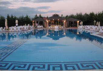 Hotel Aiges Melathron allows 18 year olds to book a room