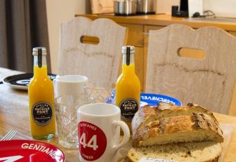 Au Cheval Blanc has Balcony rooms