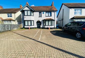 Hollybush Guest House allows 18 year olds to book a room