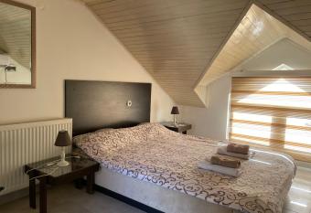 Simic has Balcony rooms