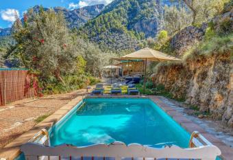 Can Juanma has Balcony rooms