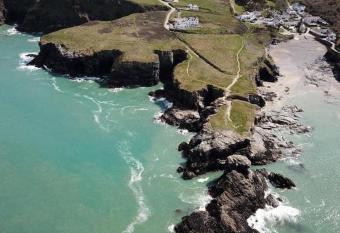 Port Gaverne Hotel allows 18 year olds to book a room