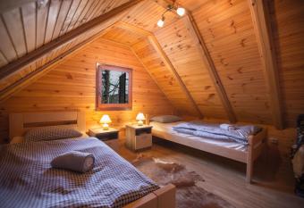 Ku  a za odmor  has Smoking rooms