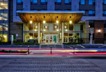 Residence & Conference Centre - Ottawa West allows 18 year olds to book a room