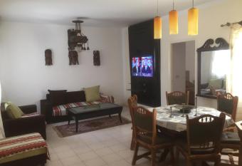 Maison Les Chatelets has Smoking rooms