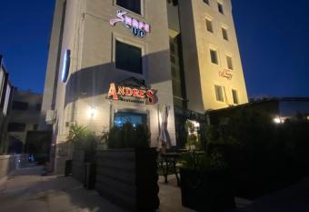 Beauty Inn has Balcony rooms