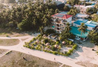 Reef Edge Thulusdhoo, Maldives has Balcony rooms