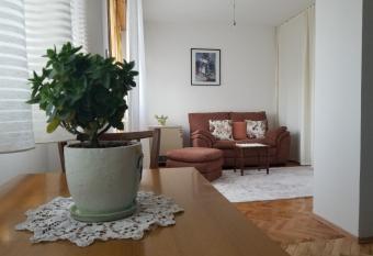 Super Central & Panoramic - Leo s Apartment allows 18 year olds to book a room