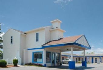 Tourist Inn has Smoking rooms