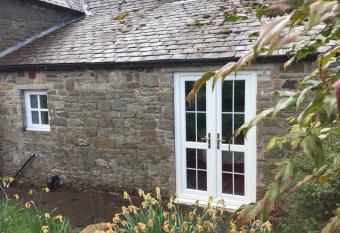 The Snug @ Corry Cottage allows 18 year olds to book a room