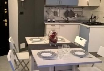 Joie de Vivre Torino Statuto allows 18 year olds to book a room