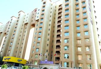 Boudl AL Salmiya                                        allows 18 year olds to book a room