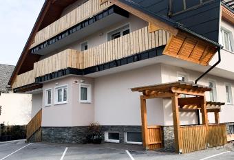 Vila Rajska ptica has Balcony rooms