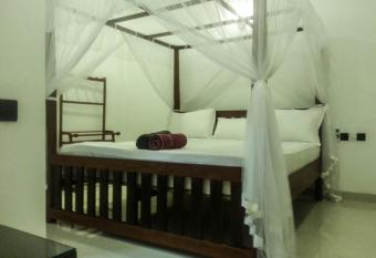 Awesome Guest Mirissa allows 18 year olds to book a room