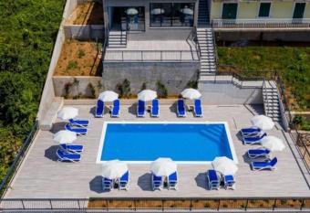 Villa Residence Icici has Balcony rooms