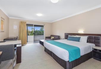 Comfort Inn North Brisbane allows 18 year olds to book a room