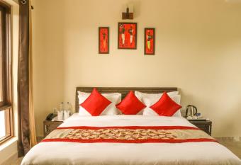 Atulya Resorts With 3hr Early Check in has rooms with a private hot tub