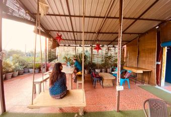 Hide-In Hostel Delhi has Balcony rooms
