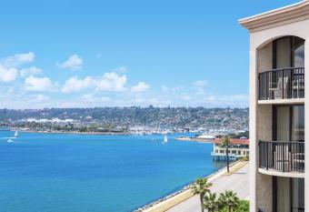 Hilton San Diego Airport/Harbor Island has Balcony rooms
