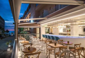 Mari Kristin Beach Hotel allows 18 year olds to book a room